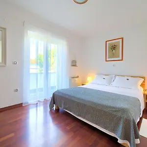 Bed&breakfast Lucija 2*, Punat Kroatien
