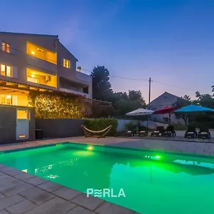  Guest house House Mirabelle With Pool Croatia